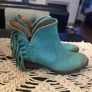 Circle G Turqouise Fringe Ankle boots 9.5